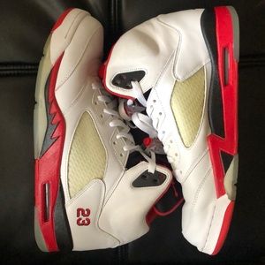 “Fire Red” 2006 Air Jordan V Retro